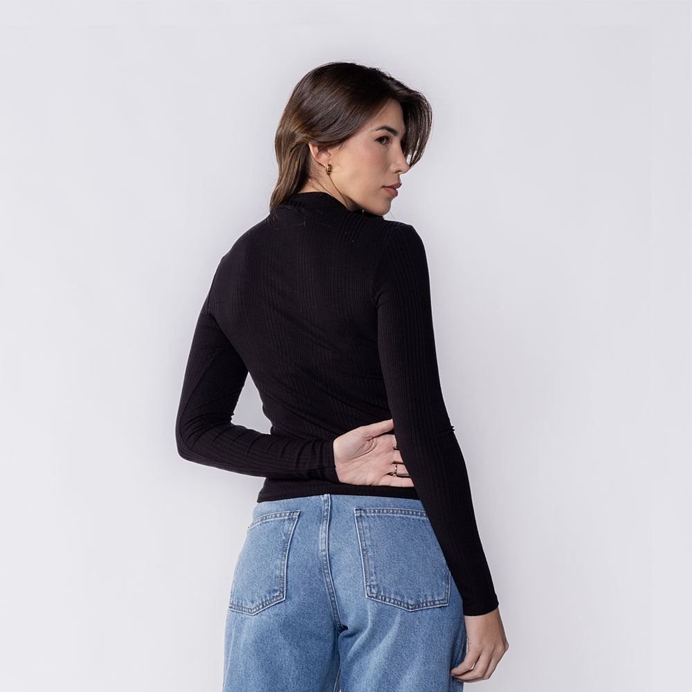 Blusa Feminina Com Manga Longa E Gola Alta Canelada Patricia Foster