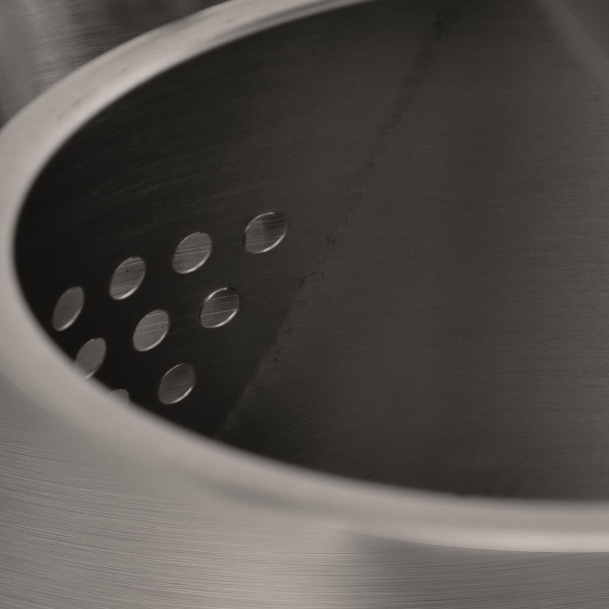 Chaleira Elétrica 2,5L Desligamento Automático Inox Britânia