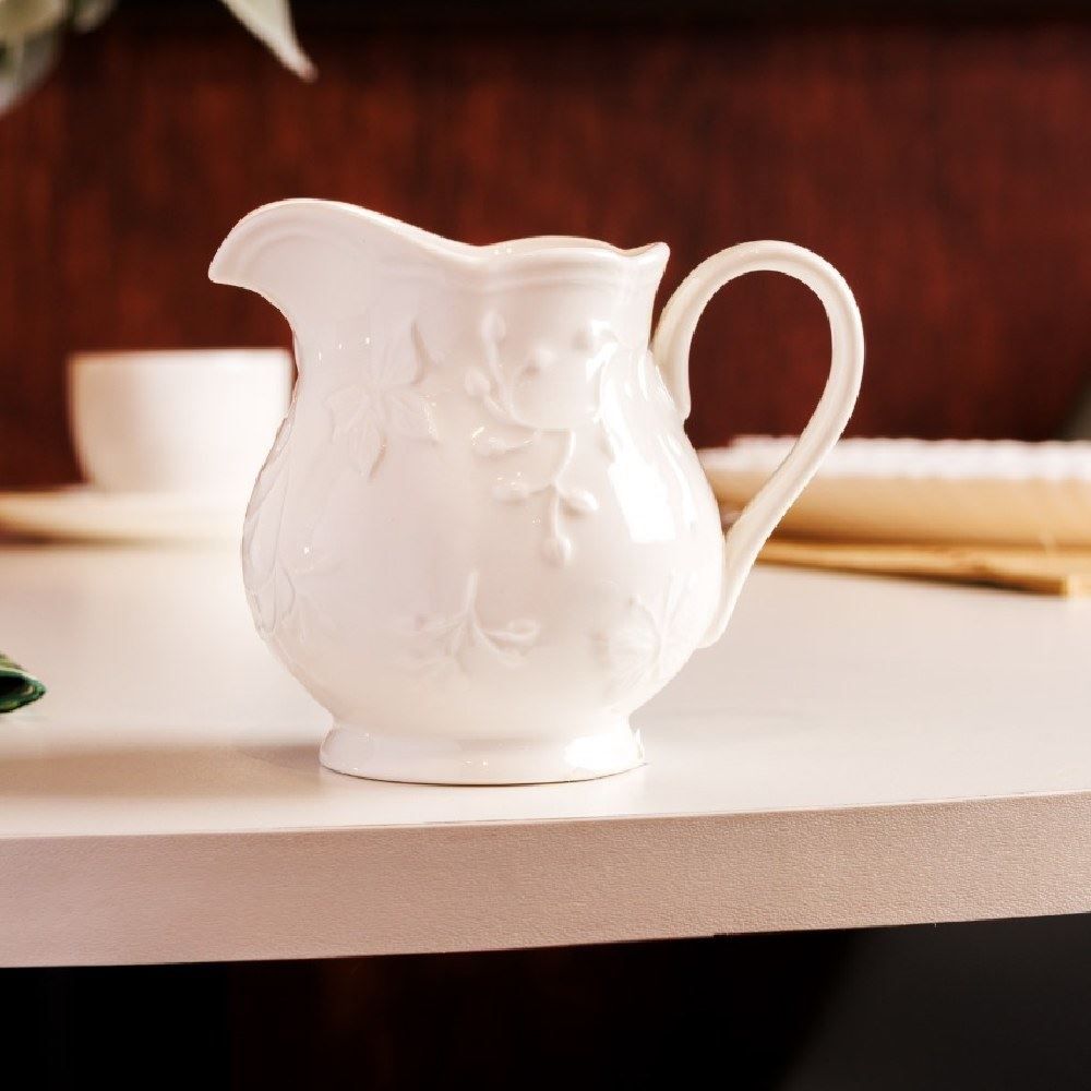 Leiteira De Porcelana Butterfly Lyor 250 Ml - Branco