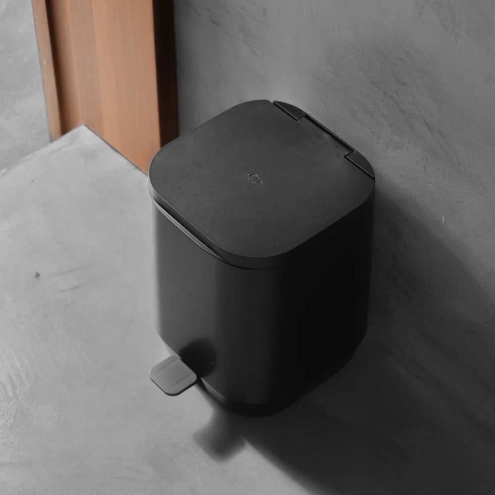 Lixeira de Pedal Aura 6 Litros Ou - Preto