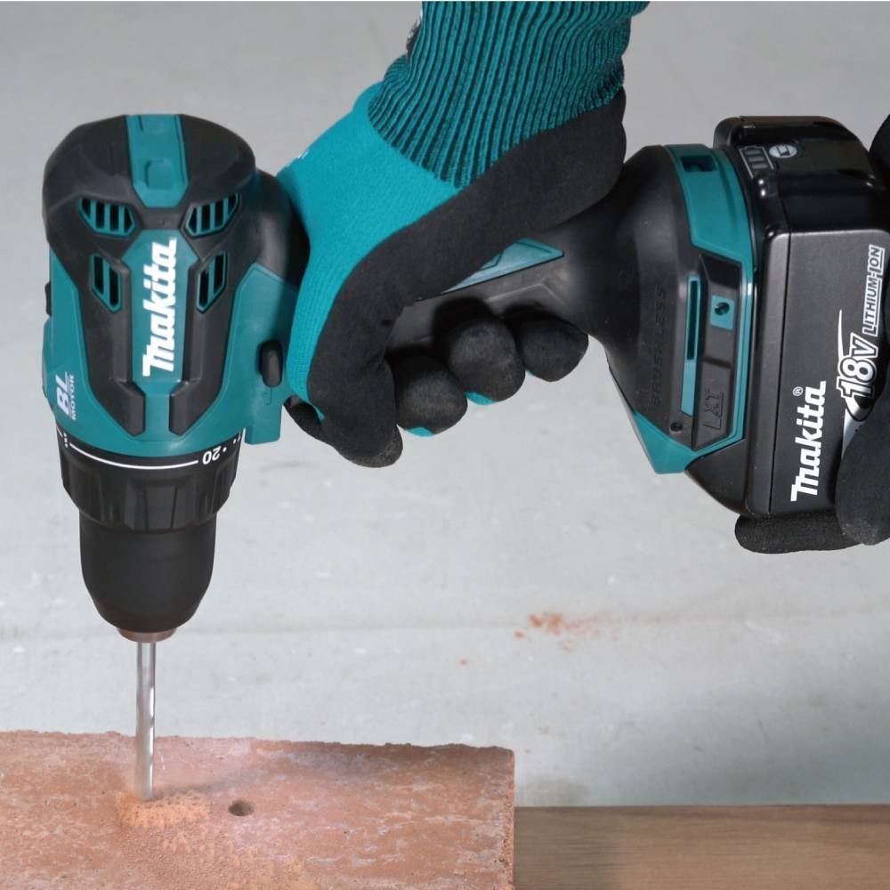 Parafusadeira e Furadeira de Impacto 18V Makita Dhp490wvx - Bivolt