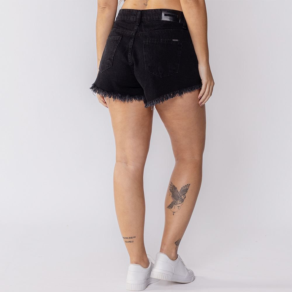 Short Jeans Feminino Com Barra Desfiada Boby Blues