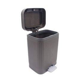 Lixeira Quadrada Plástica com Pedal Havan Casa 8 Litros - Preto